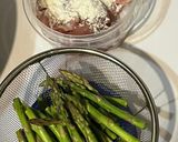 鳥もも肉とアスパラのレモンバター炒め作り方1写真