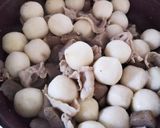 里芋と豚バラこんにゃくの煮物作り方3写真