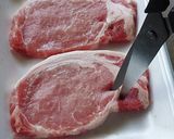 おうち居酒屋★ピリ辛が最高！豚肉グリル作り方1写真