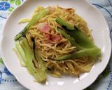 チンゲン菜とベーコンの塩焼きそば♪作り方1写真