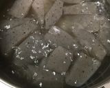 鶏むね肉とこんにゃくの白味噌すりごま和え作り方1写真