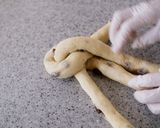 もっちり☆レーズンパン・編みパン※動画作り方22写真