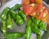 トマトと唐辛子のにんにく醤油香り炒め作り方1写真