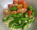 トマトと唐辛子のにんにく醤油香り炒め作り方3写真