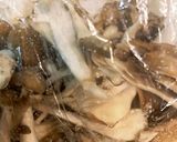 きのこと豚肉のニンニク炒め作り方1写真