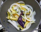 豚バラ肉とナスとシシトウの中華味噌炒め作り方3写真
