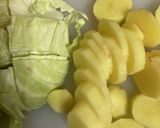 副菜★キャベツとじゃがいものチーズスープ作り方1写真