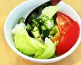 キュウリとおくらのもずく酢和え作り方3写真