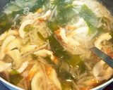 ちくわ、ワカメ、モヤシの味噌汁作り方3写真
