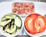 豚こま肉とナスとトマトの味噌炒め作り方1写真