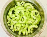 少量調味料で♡簡単ゴーヤのナムル風和え♡作り方1写真