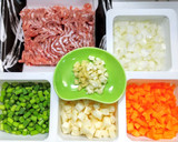 豚ひき肉とニンニクの芽とポテトの卵炒飯作り方1写真