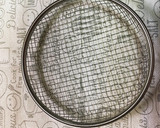 ダイソーのザルで簡単！ゆで卵のみじん切り作り方1写真