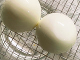 ダイソーのザルで簡単！ゆで卵のみじん切り