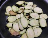 鯖味噌缶で味付け簡単！茄子味噌炒め作り方2写真