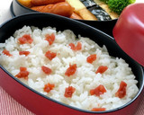 懐かしいお弁当♡ご飯に梅干しを散りばめて作り方3写真