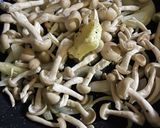 ヘルシーなバターぽん酢炒め♪豆腐に乗せて作り方3写真