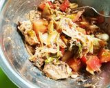ピリ辛最高！さば缶×トマトのキムチ和え作り方2写真