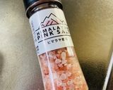 カリッカリ鶏皮丼☆岩塩レモンでガツンと！作り方1写真