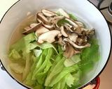 レタスと舞茸のスープ作り方2写真