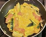 ズッキーニとベーコンと卵のチキンラーメン作り方5写真