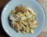 鶏切り身とセロリの簡単炒め作り方3写真