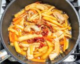 豚バラ肉と冷凍フライドポテトで肉じゃが作り方5写真