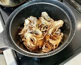 お出汁薫るたっぷり舞茸のバター炒め作り方3写真