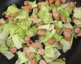 キャベツとウインナーのペペロンチーノ作り方2写真