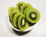 キウイフルーツ×甘酒入り煮込みハンバーグ作り方1写真