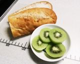 キウイ×海老☆野菜たっぷりバインミー作り方1写真