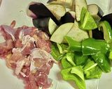 茄子と鶏モモ肉のキムチ炒め作り方1写真