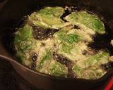 黒糖タレで＊モロヘイヤと豚肉の天丼作り方4写真