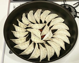 合い挽き肉と白菜の簡単☆羽根突き餃子作り方2写真