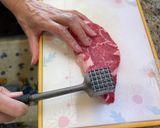 輸入牛を美味しく#簡単マリネステーキ作り方1写真