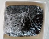 10分弁当！焼き鳥缶で親子おにぎらず作り方4写真
