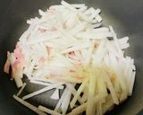 簡単♪ベーコンと大根のコンソメスープ作り方3写真