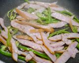 お弁当！シャウエッセンピーマンの胡麻炒め作り方3写真