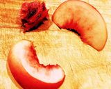 ひねるだけで簡単！桃の種取りコツ作り方4写真