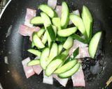 胡瓜とベーコンと卵の炒め物　ガーリック味作り方10写真