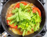 豚ロース肉とセロリのトマト煮作り方5写真