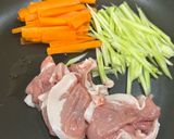 豚肉と人参とブロッコリーの茎の甘辛炒め作り方3写真