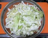 ちょっと違う？イカ豚チーズのモダン焼き♫作り方1写真