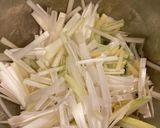 もずくたっぷり！豚肉と生姜の春巻き作り方2写真