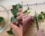 ポリ袋で！モロヘイヤと長芋のぬるぬる和え作り方1写真