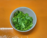 タイ風！鶏そぼろとパクチーの玉子焼き♫作り方2写真