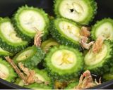 夏にピッタリ！ゴーヤの丸ごと煮【食遺産】作り方5写真