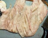 鶏胸肉のモロヘイヤ巻きオイマヨ胡麻ソース作り方3写真