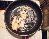 絶品☆牛ホルモンとニラの塩麹焼きそば作り方3写真
