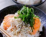 おうち飲みの〆＼塩シャケバターしらす丼／作り方4写真